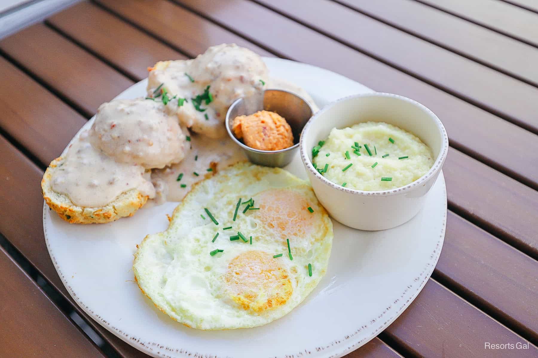 a brunch plate with breakfast items 