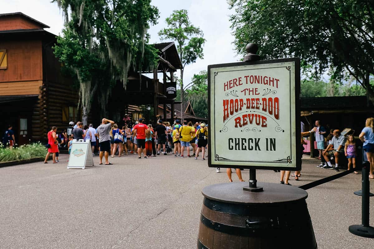 How to Get to the Hoop Dee Doo Revue at Disney’s Fort Wilderness