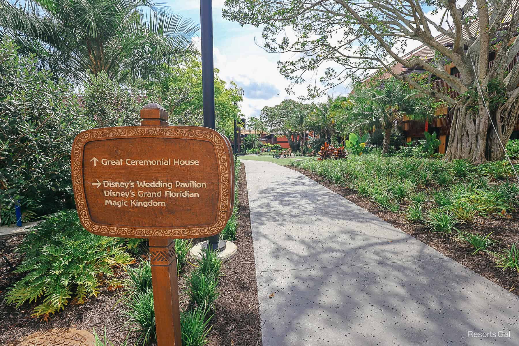 a sign that shows the walking path to the Great Ceremonial House