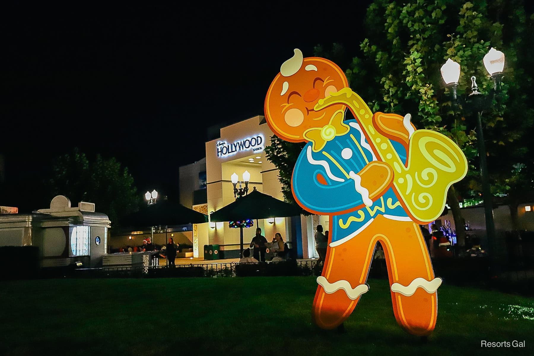 Ollie the gingerbread at Jollywood Nights