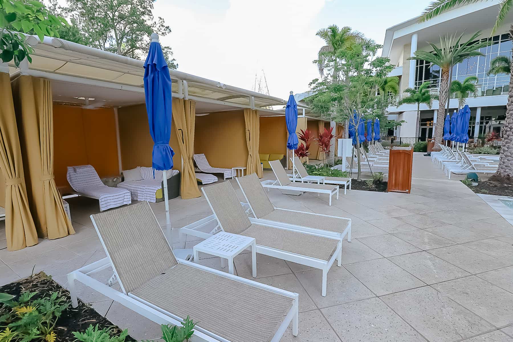 private cabanas at the JW Marriott Bonnet Creek 