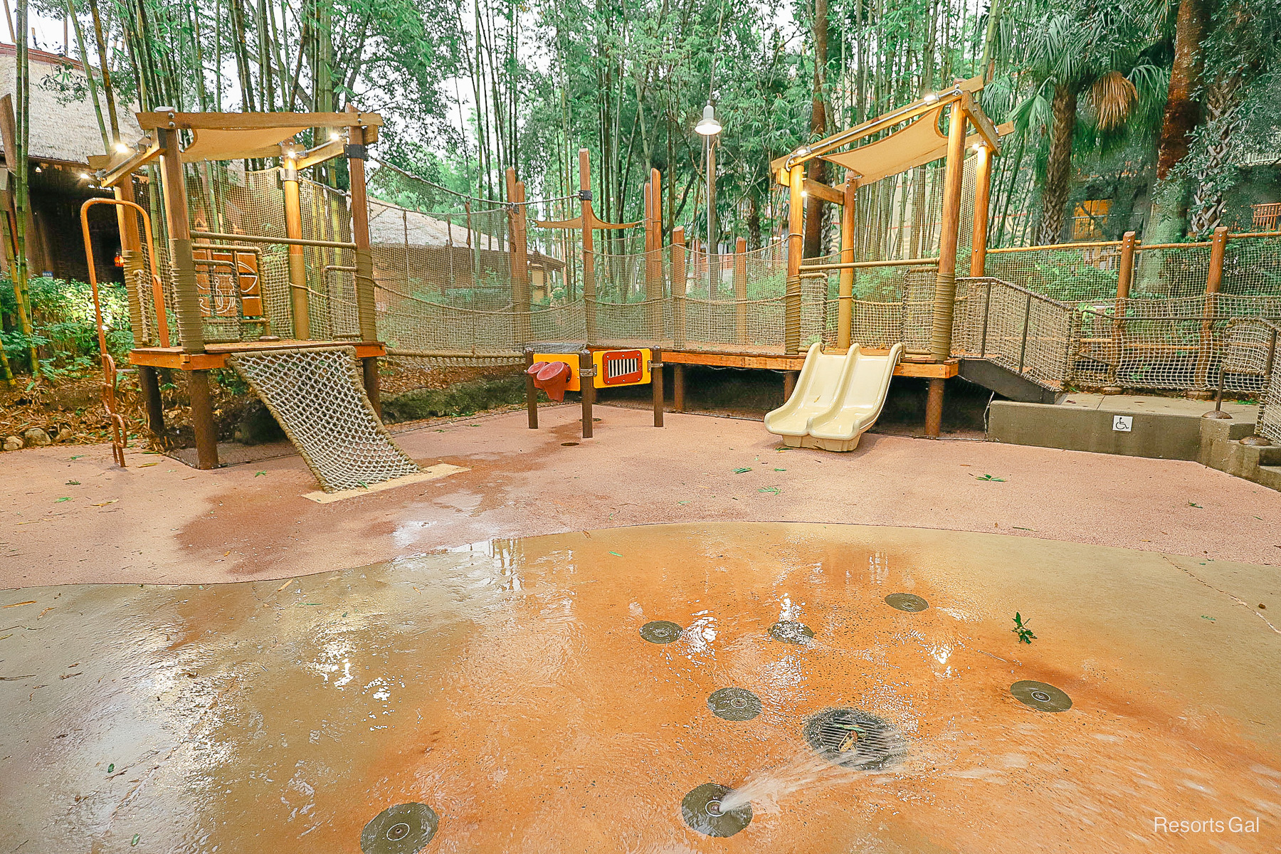 a splash pad and a small playground for younger children 