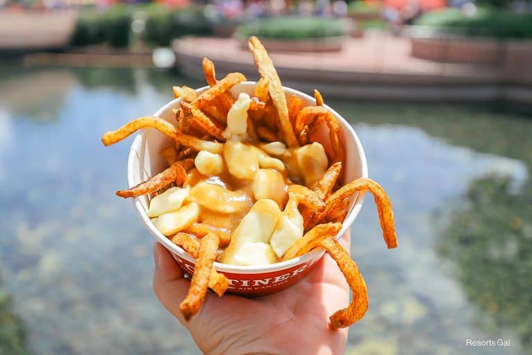 Review: A Taste of La Poutinerie at Epcot