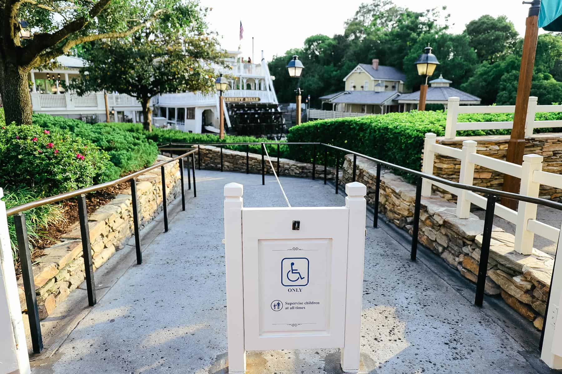 A special loading area is available on the lower level for guests in wheelchairs and ECVS. 
