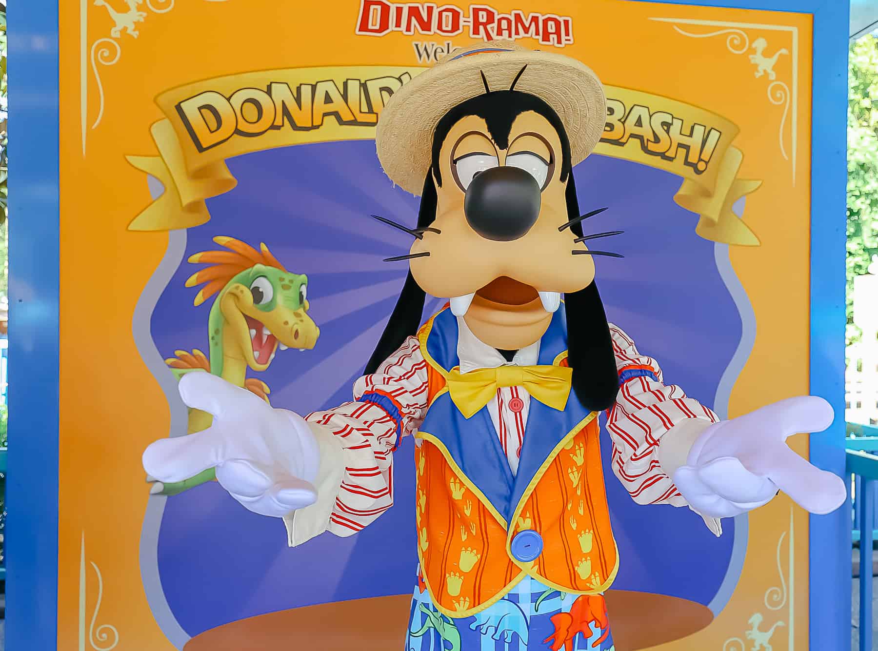 Goofy at Donald's Dino Bash