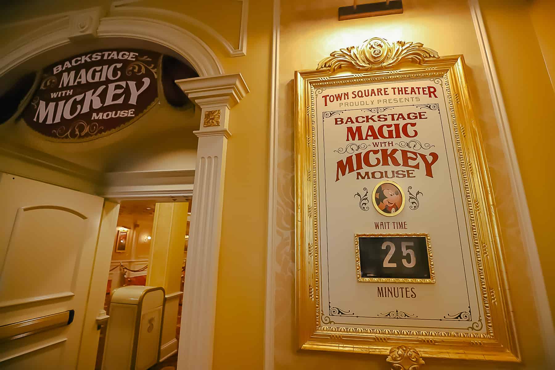 shows a posted 25 minute wait to meet Mickey Mouse during our visit 