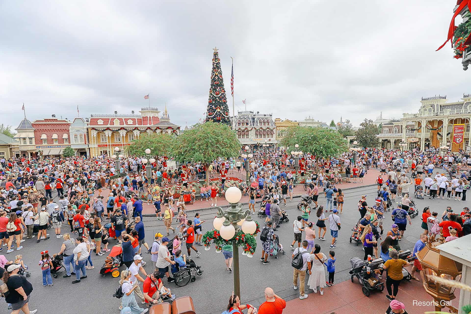 crowds in the hub after the parade had passed 
