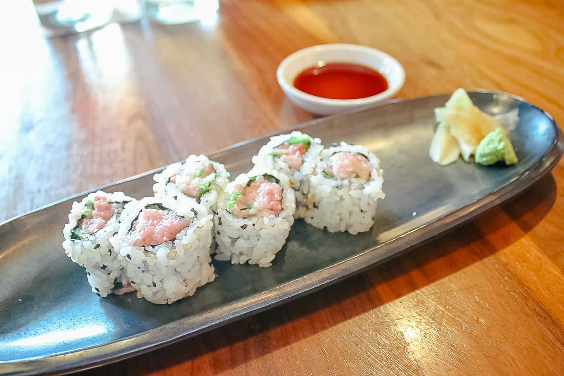 Spicy Salmon Sushi Roll 