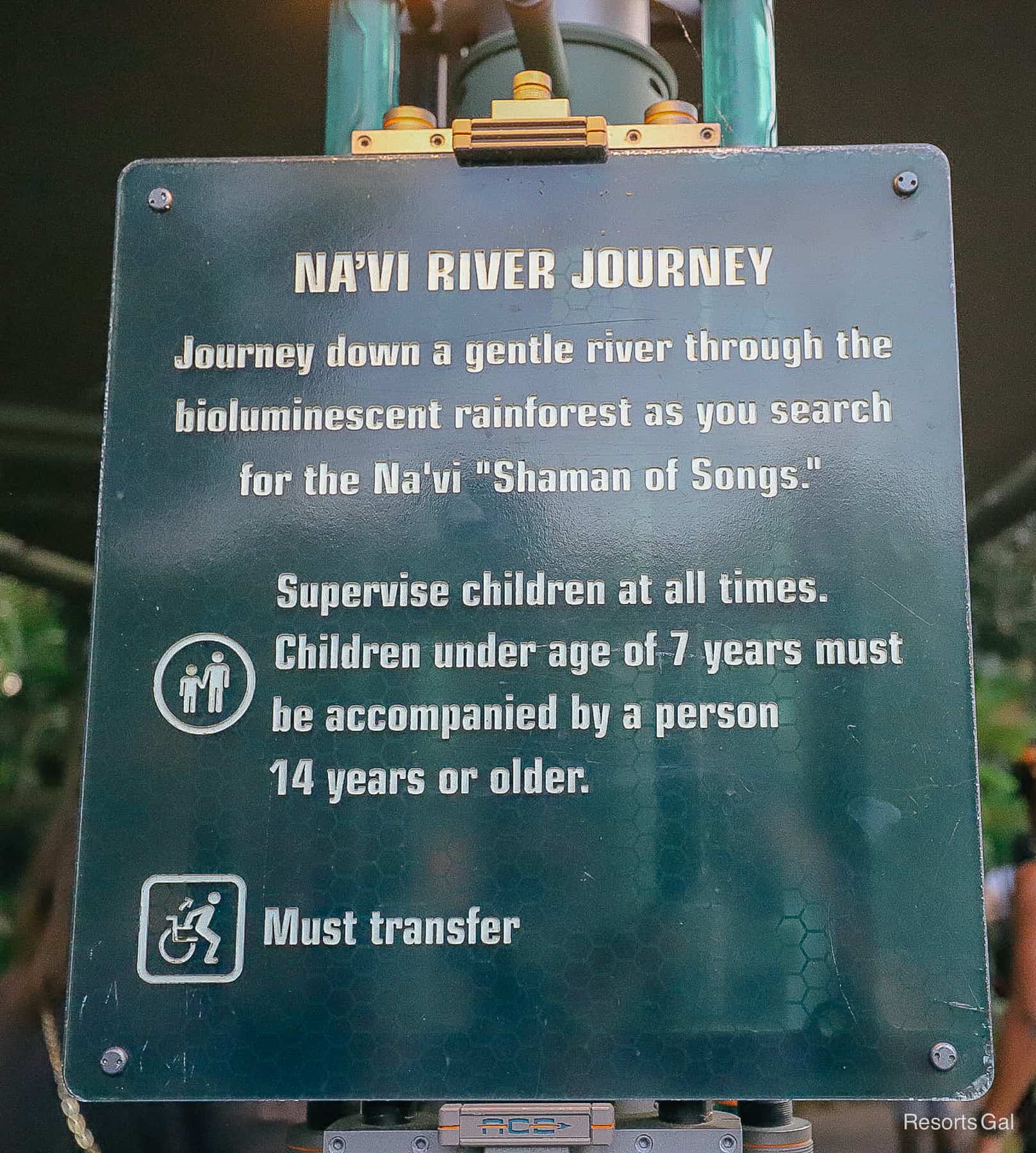 posted rules and warnings for Na'vi River Journey 