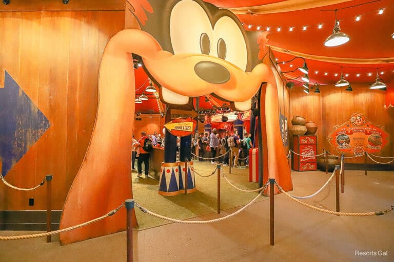 Pete's Silly Sideshow (Meet Disney Pals as Circus Stars at Magic Kingdom)