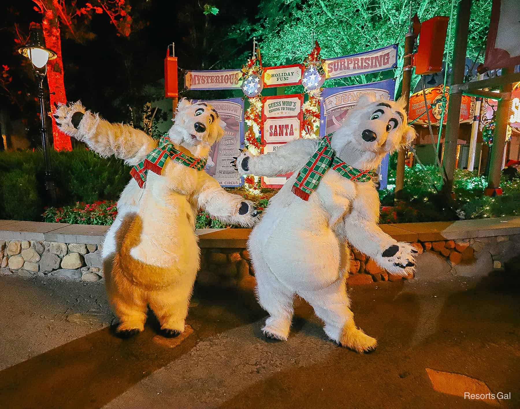 Polar Bears leaning pose 