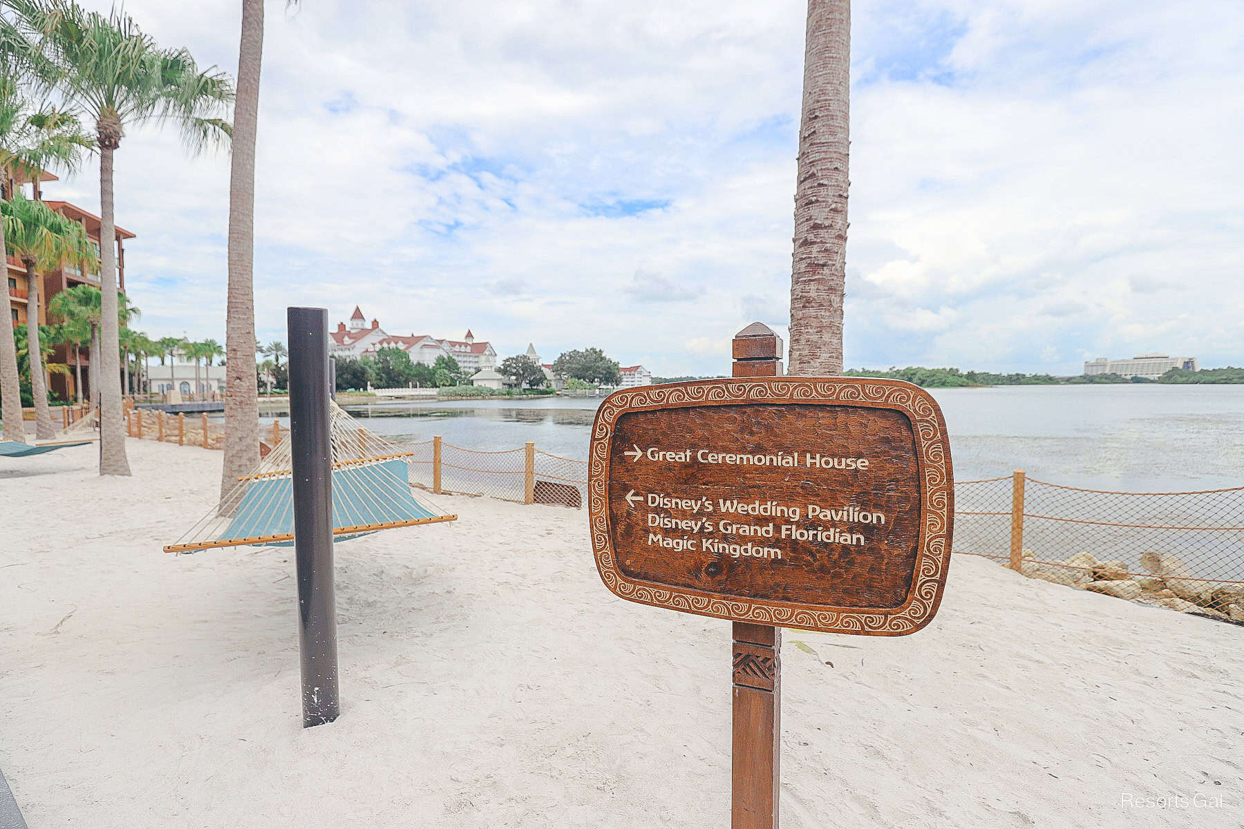 a directional that shows you're going the right way toward the Grand Floridian