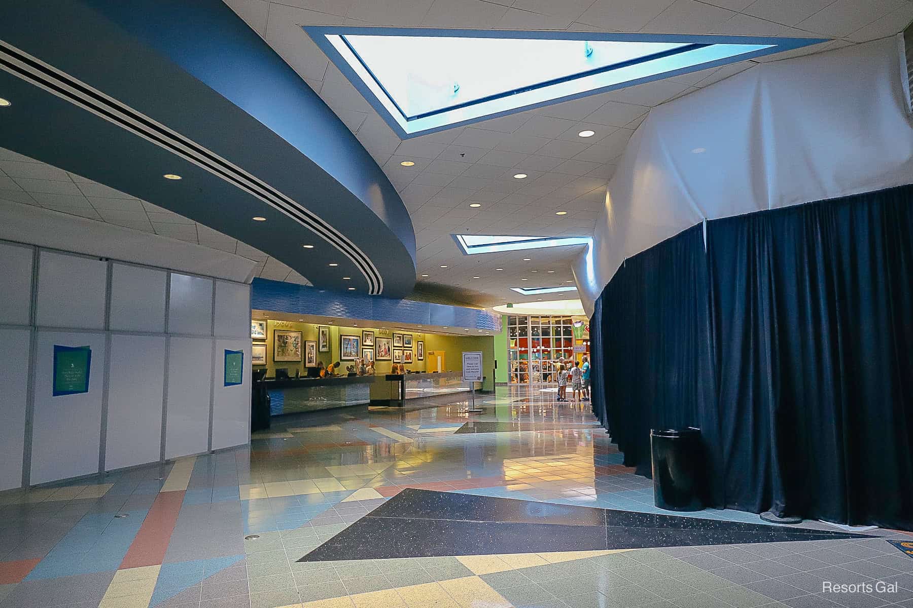 a small reception area toward the front of the lobby is available to guests