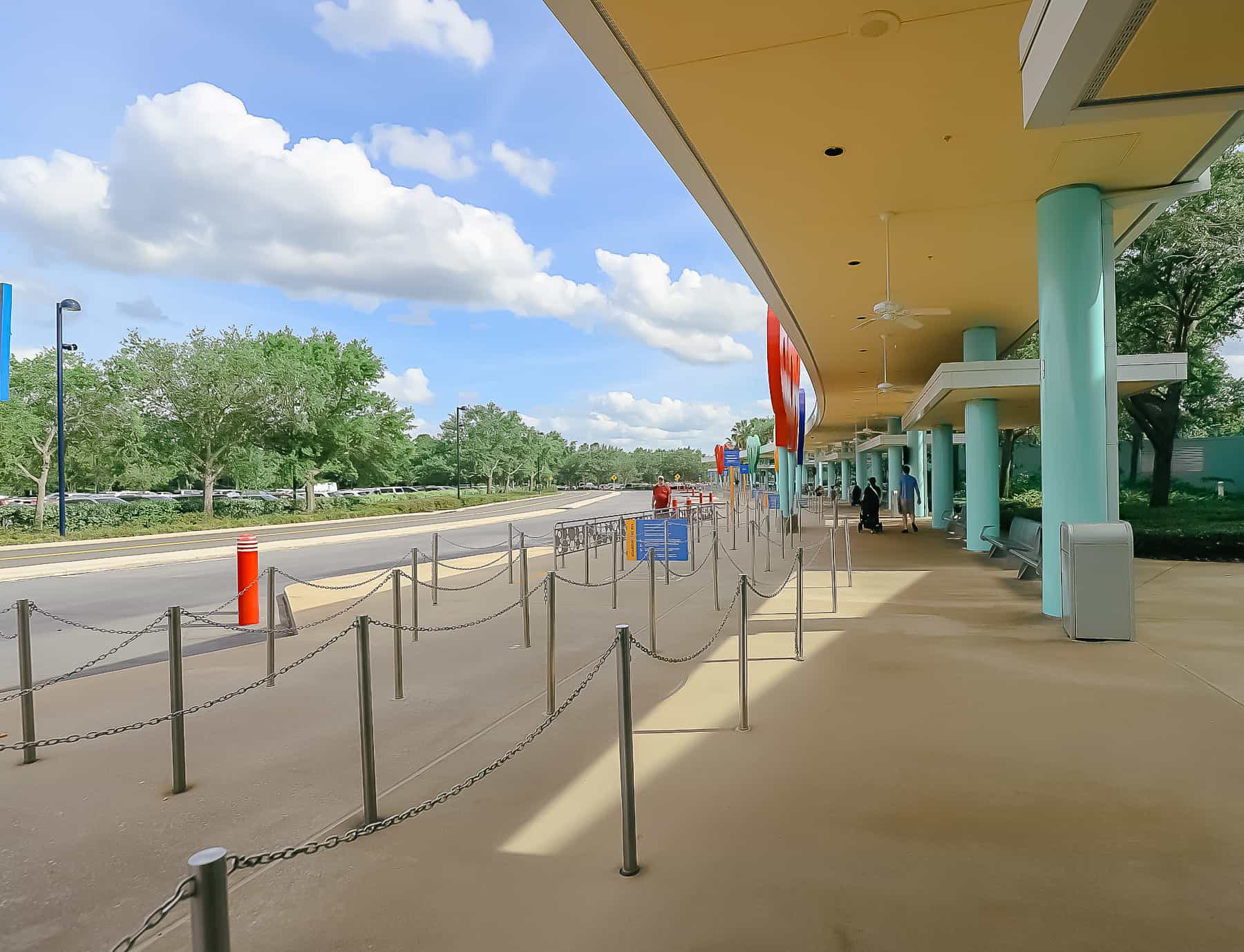 loading area for the bus at Pop Century 