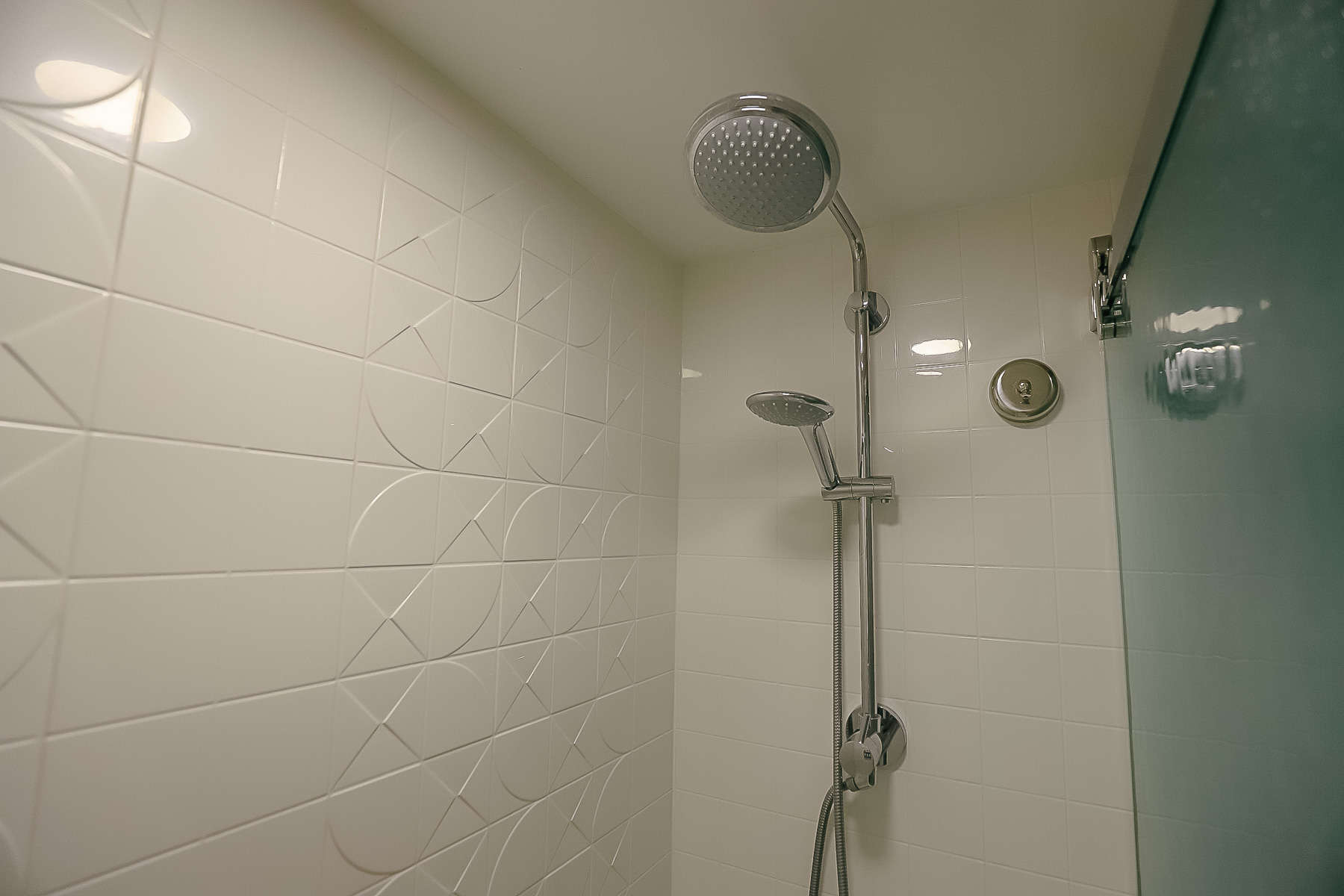 the shower fixtures with a detachable shower head