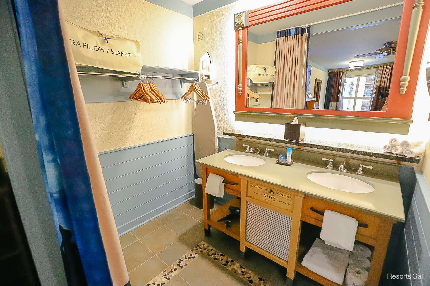 Guest Bathroom layout with tile floor 