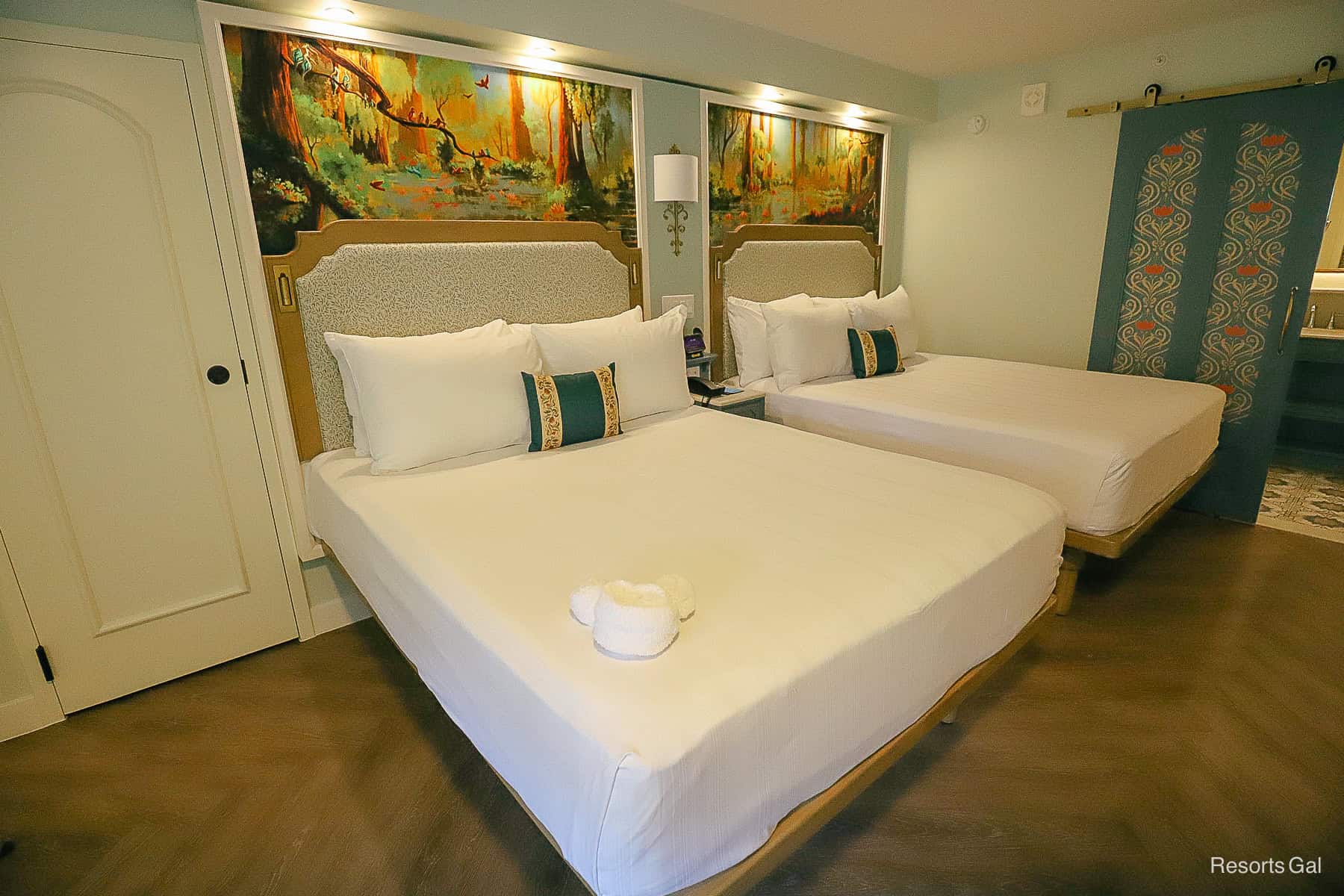 two queen size beds in standard room at Port Orleans Riverside in the Mansions section