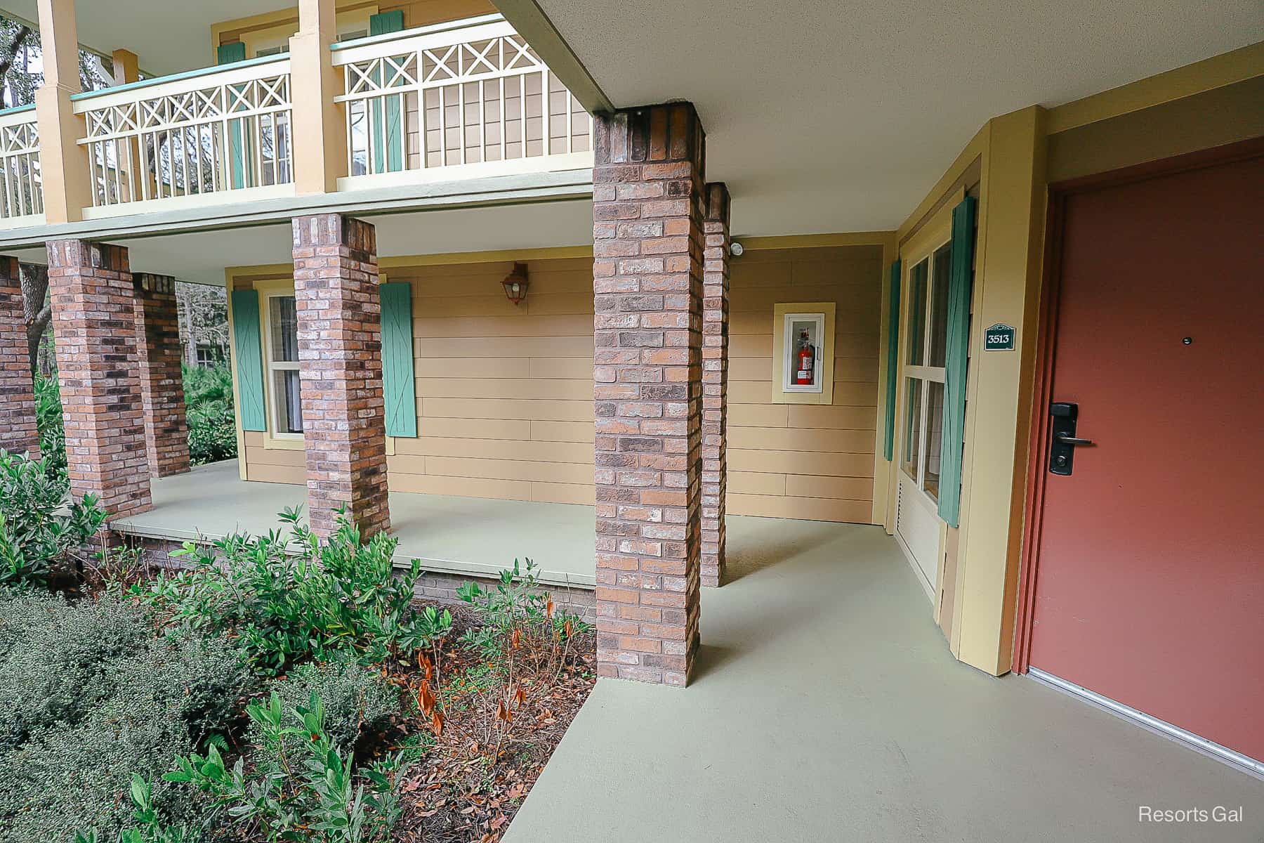 the walkway outside of the room area 