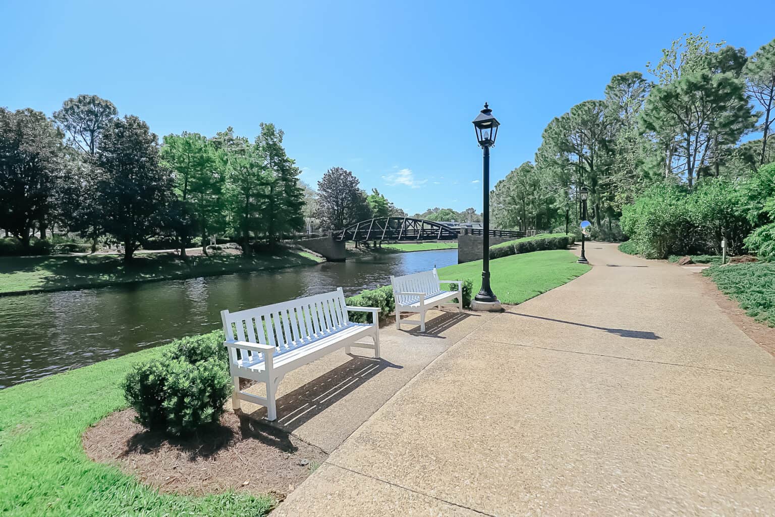 The Walking Path Between Port Orleans Riverside and French Quarter ...
