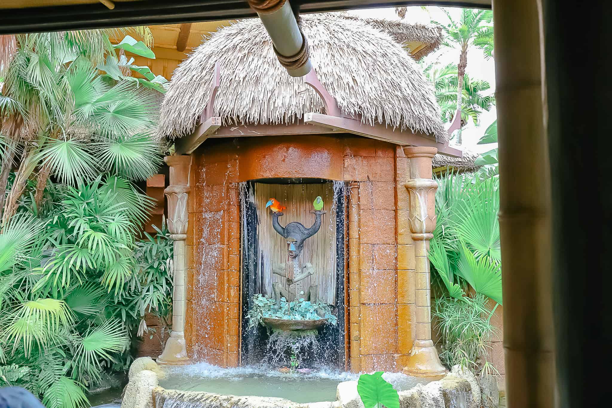 pre show birds at Enchanted Tiki Room 