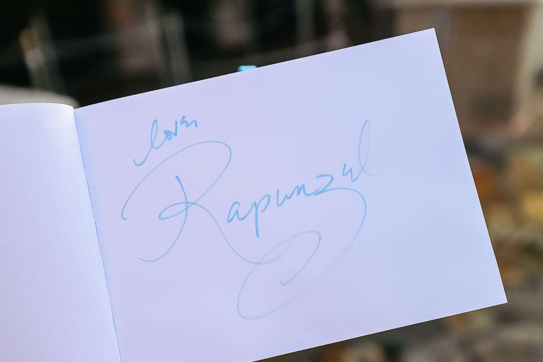 Rapunzel's autograph 