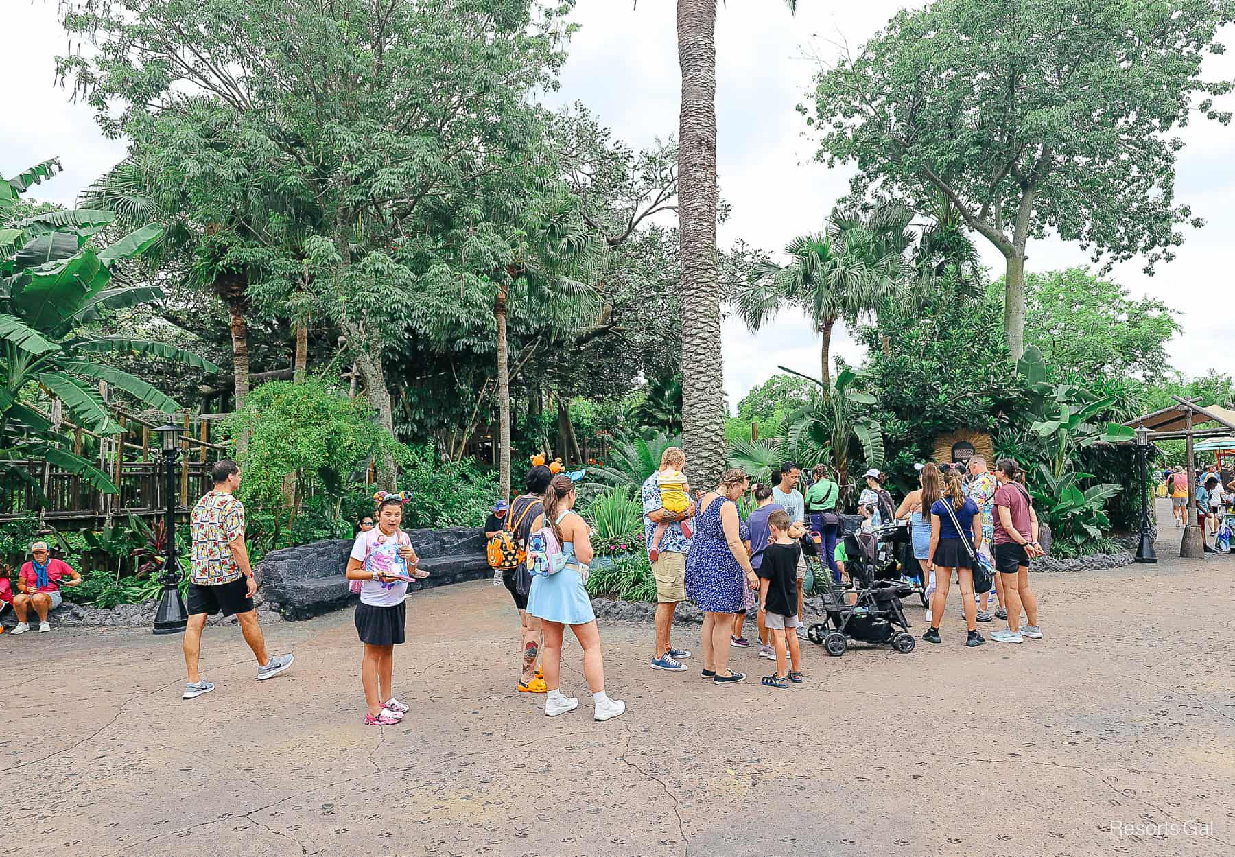 a line of guests waiting to meet Raya 