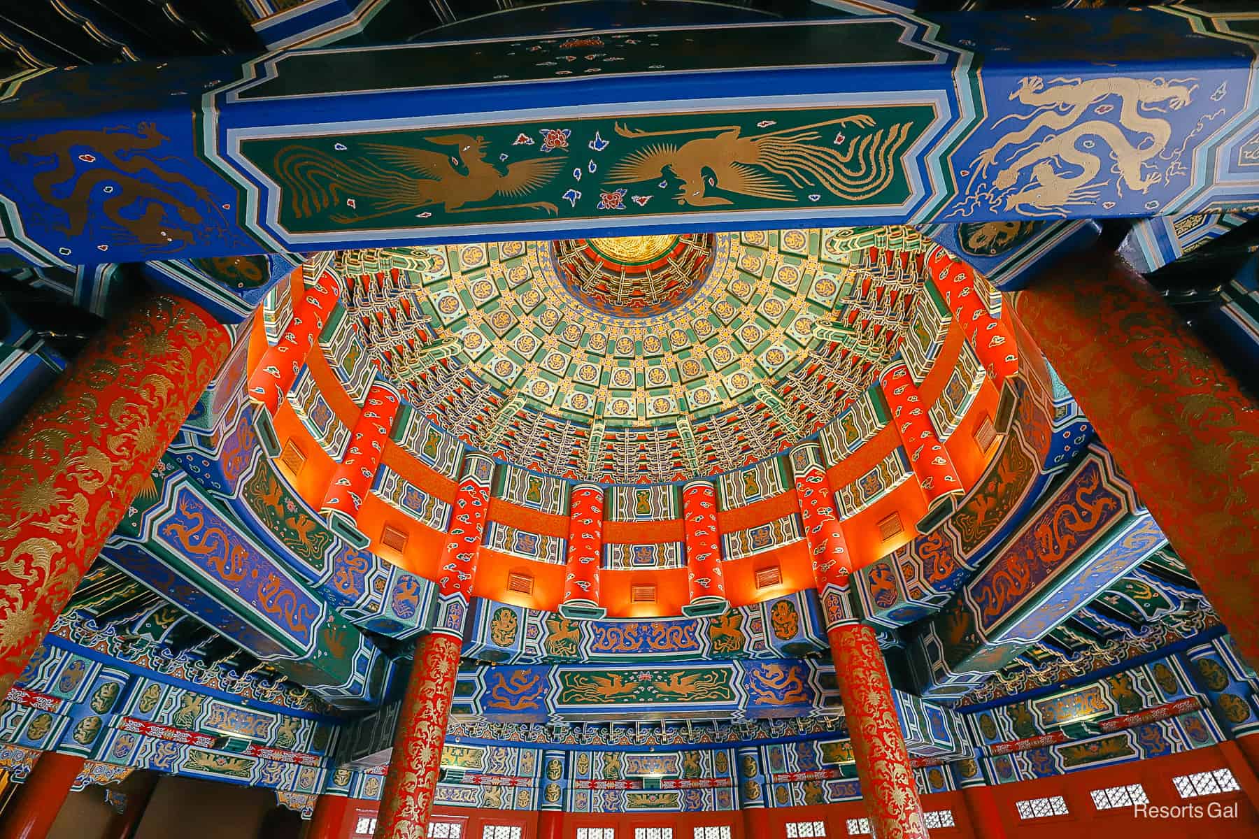 elaborate ceiling decor 