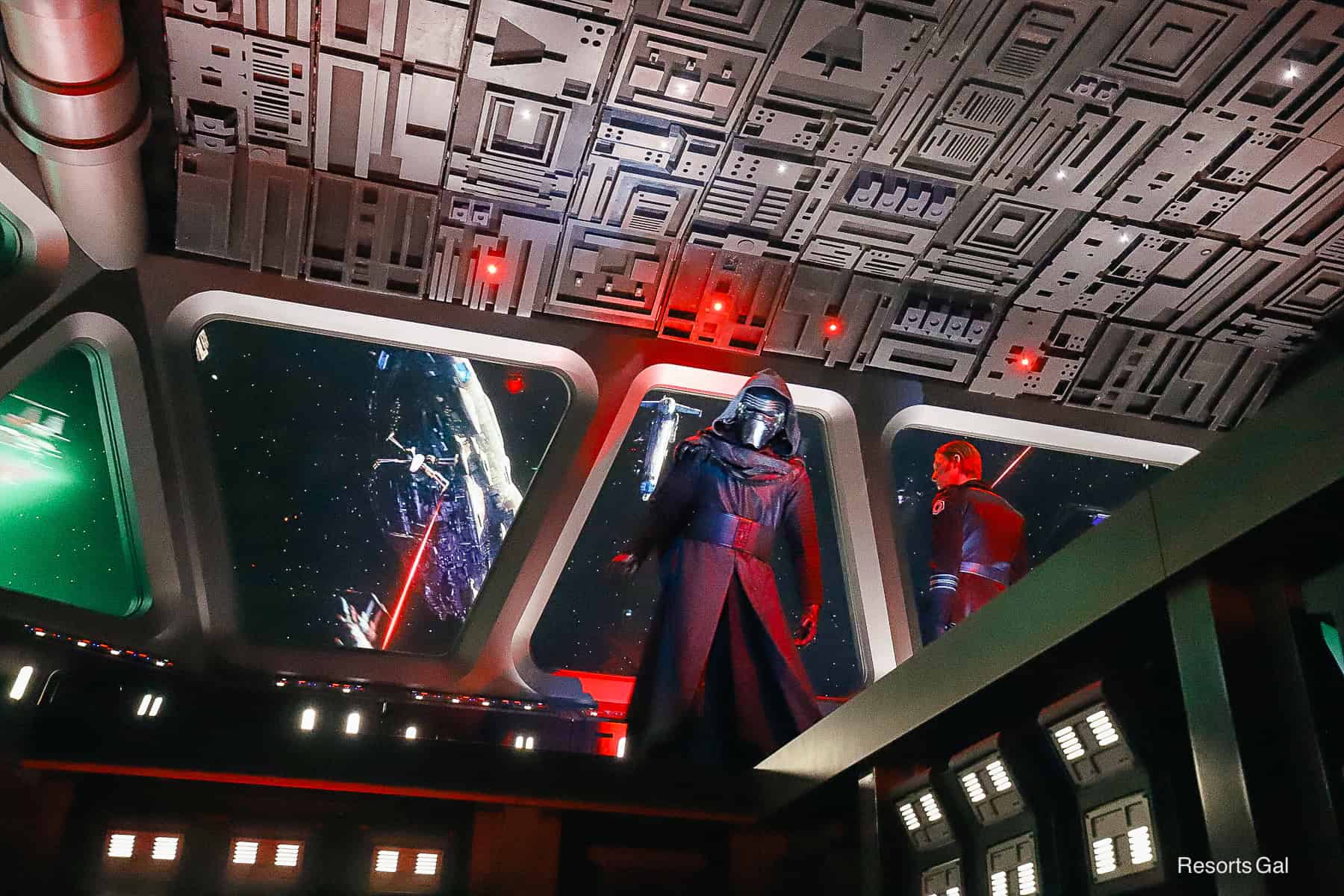 Kylo Ren on the bridge with General Hux 