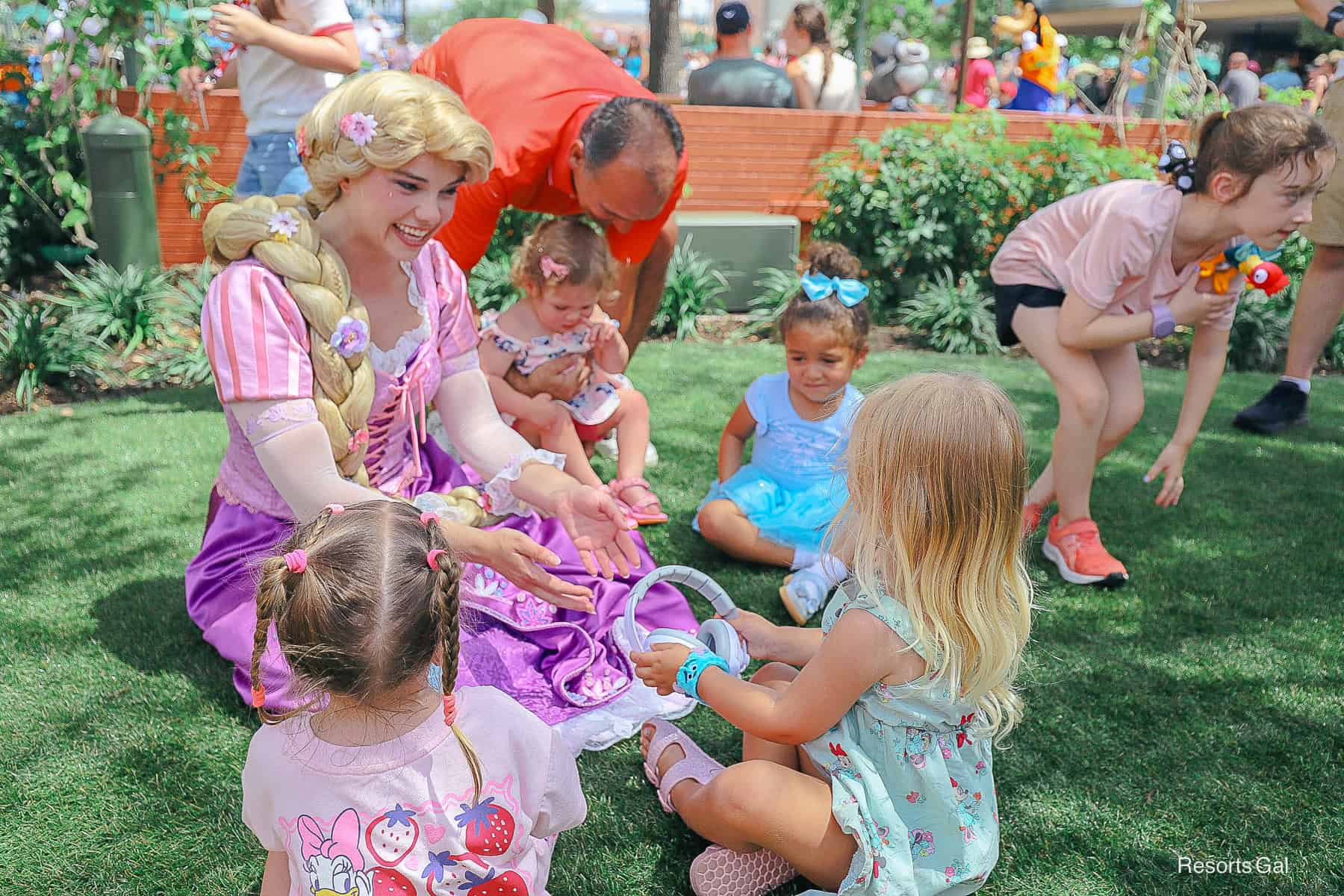 Rapunzel interacting with guests at Hollywood Studios 
