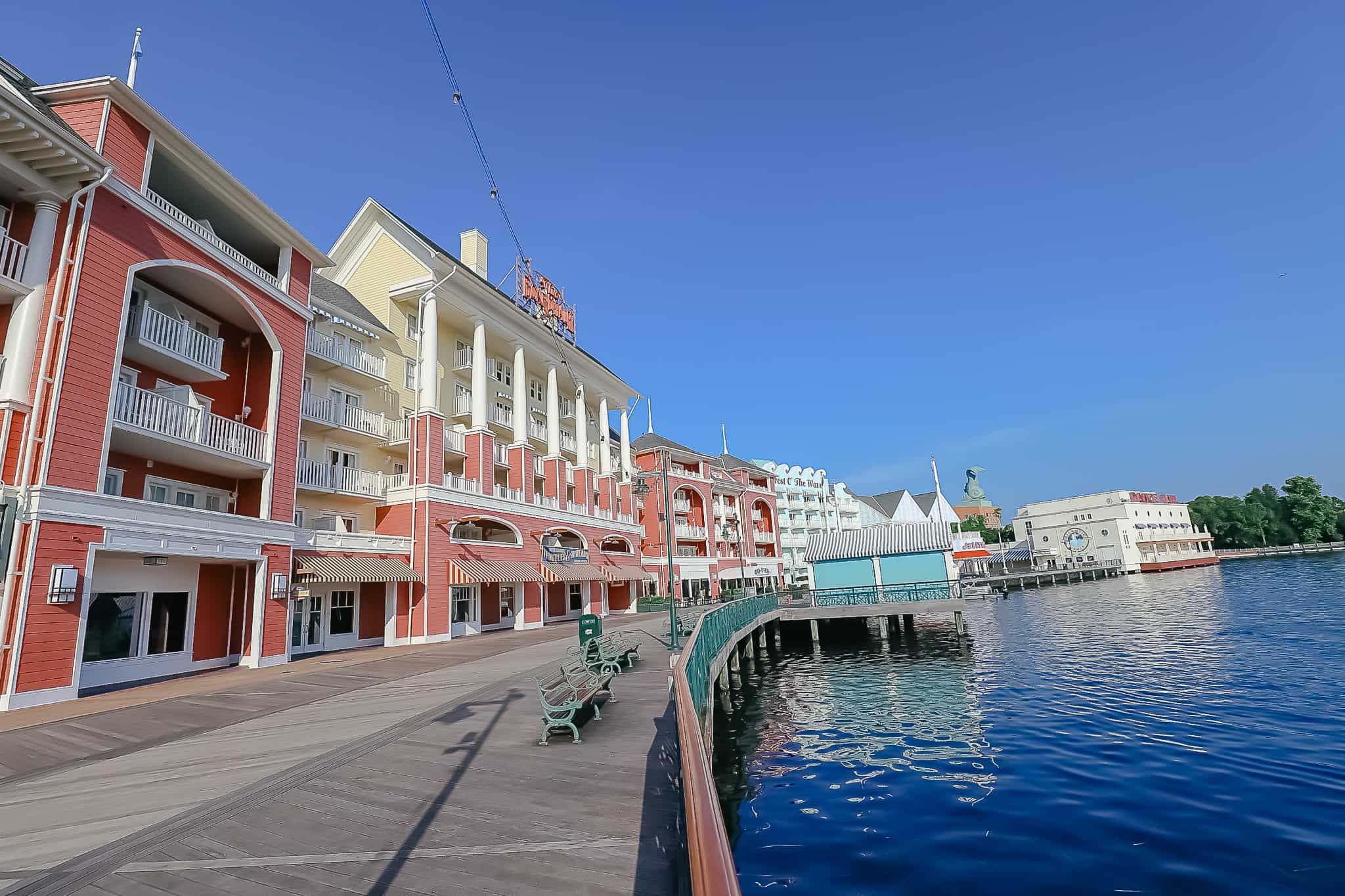 The boardwalk area where guests can jog. 