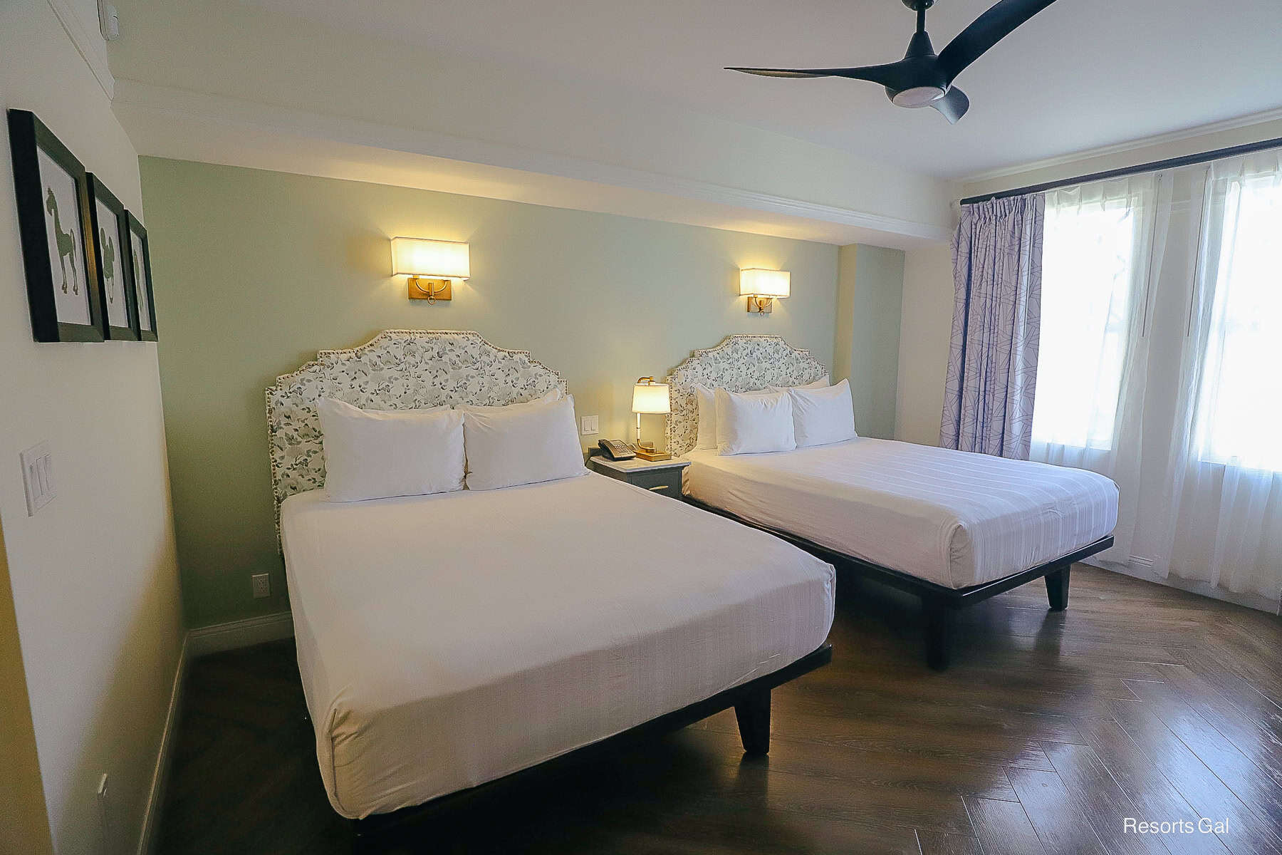 two queen beds in the 2nd bedroom of the 2-bedroom villa Disney's Saratoga Springs