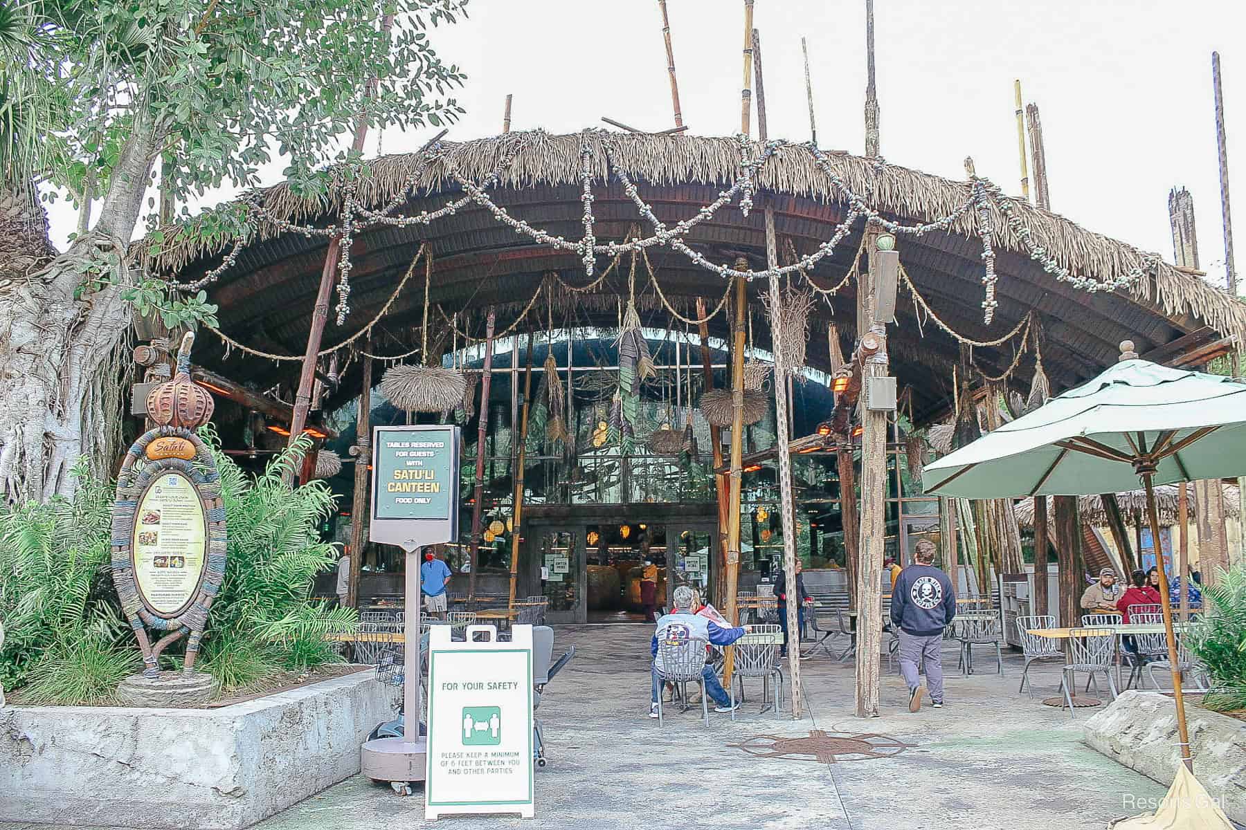 the entrance to Satu'li Canteen