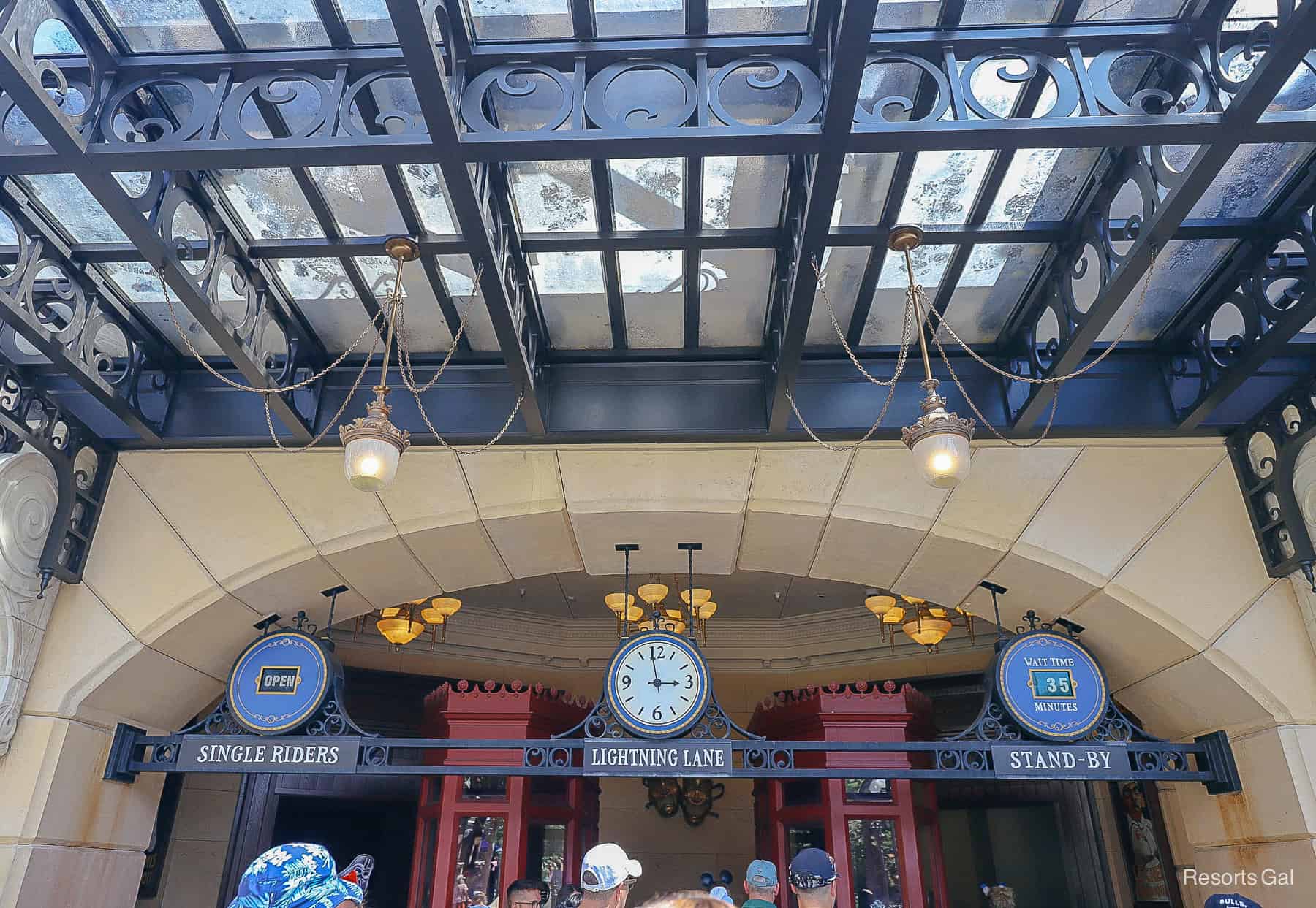 the single rider entrance to Remy's Ratatouille Adventure