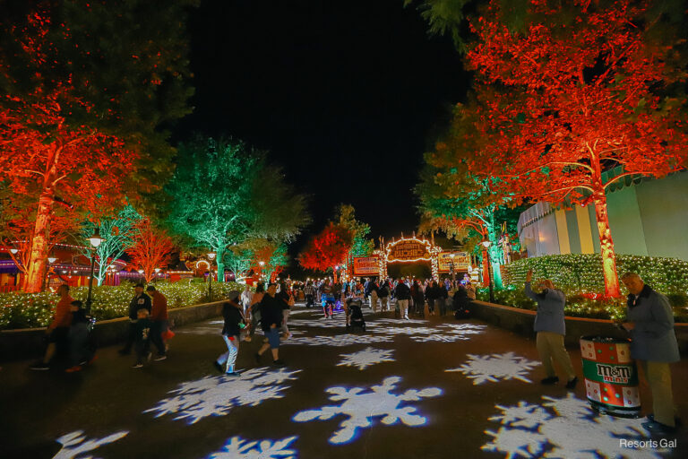 Don’t Miss Santa’s Christmas Carnival During Mickey’s Christmas Party