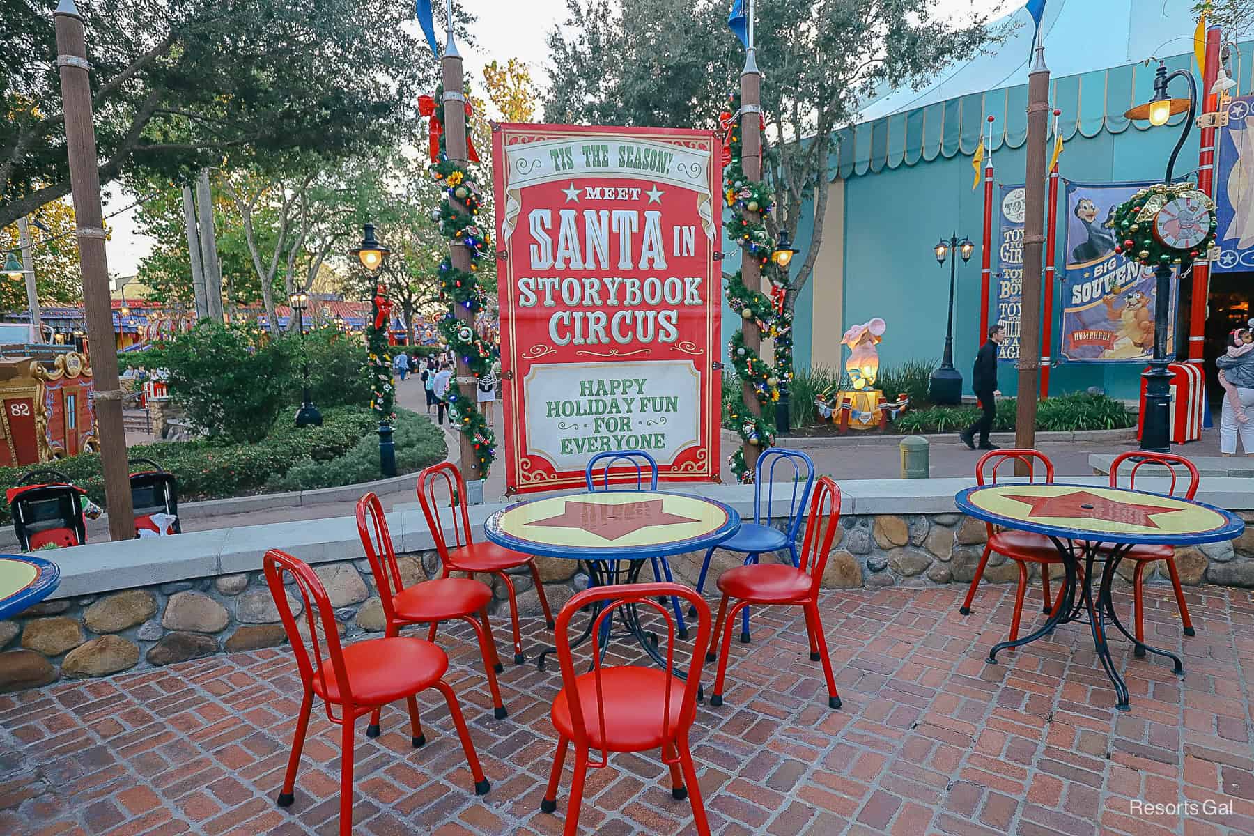Santa’s Meet-and-Greet is Now Open at Magic Kingdom for 2025 Holiday Season