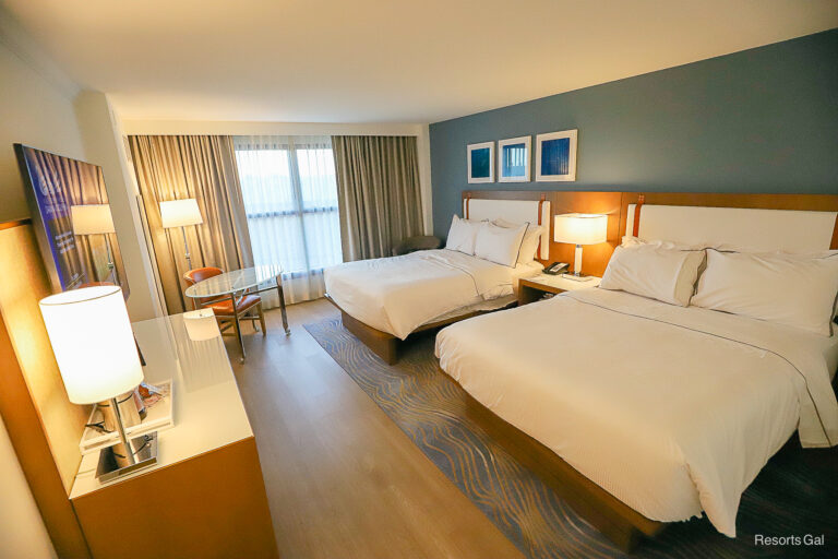 Disney’s Swan Hotel Room Tour (Photos, Amenities, and Details)