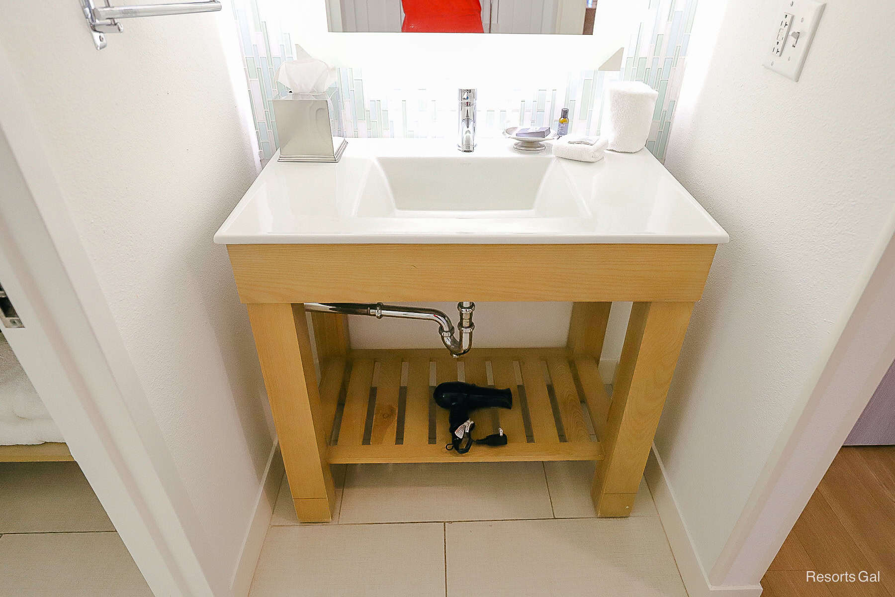 the basic layout of the first vanity area 
