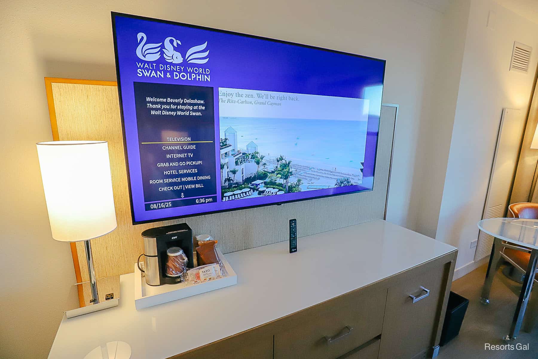 the flat screen television in Swan Hotel Room 