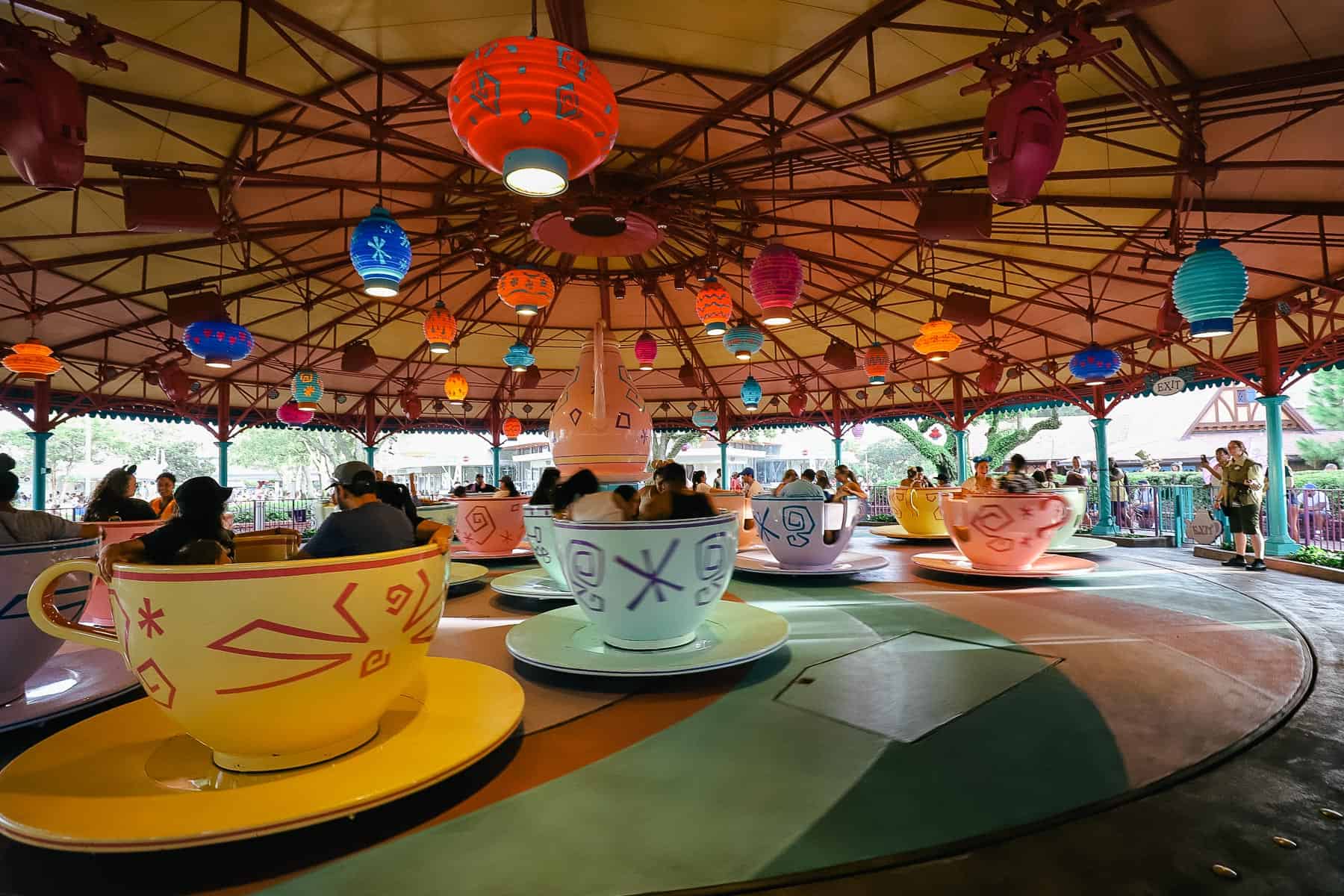 A look at the teacups in motion from outside the attraction. 