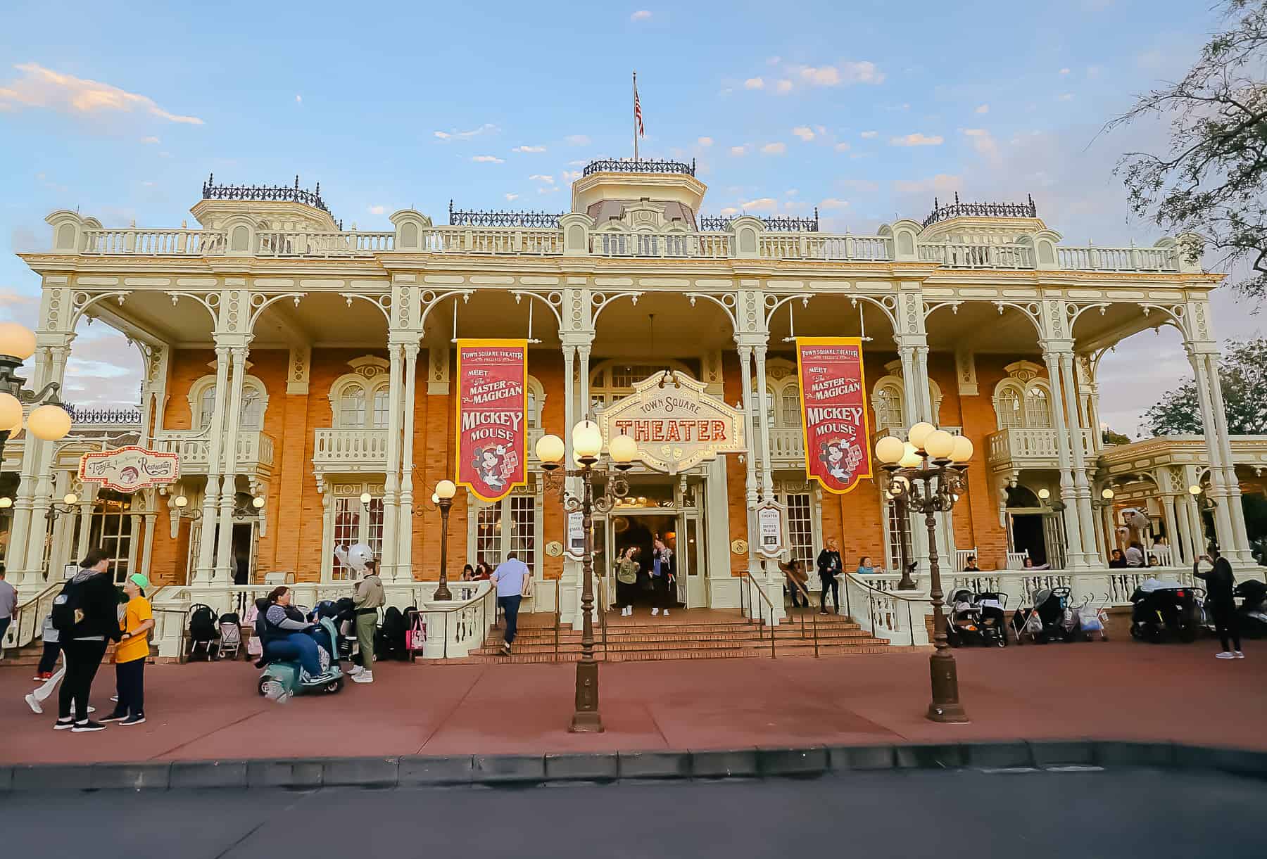 full size photos of Town Square Theater. 