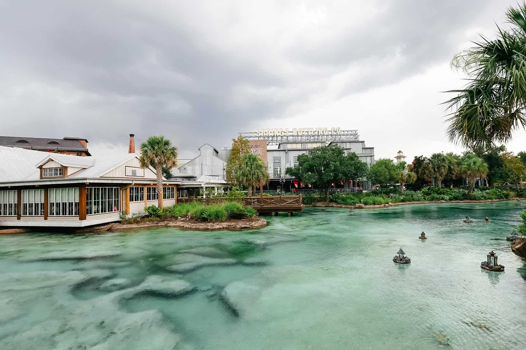 view of the Springs from the covered deck at D-Luxe Burger