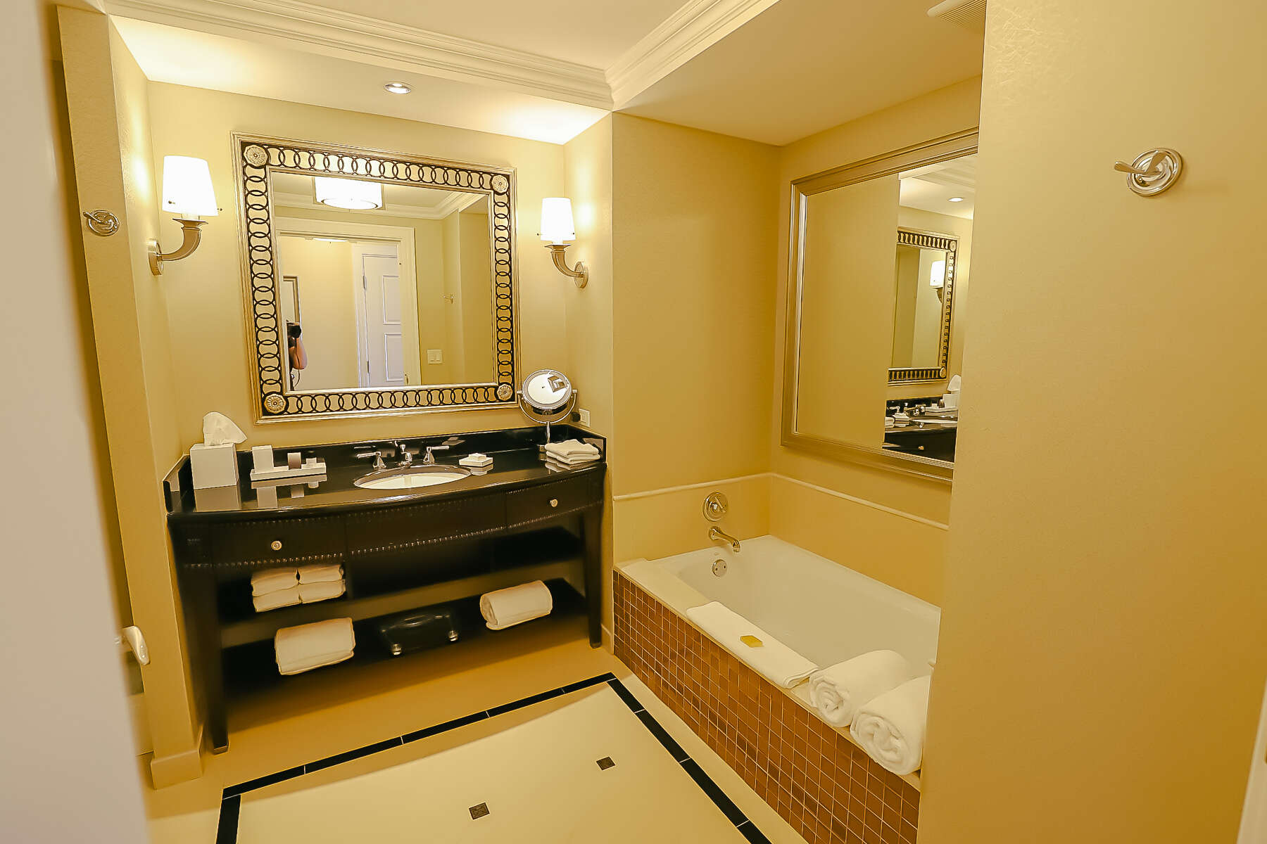 layout of the bath area at the Waldorf Astoria Orlando