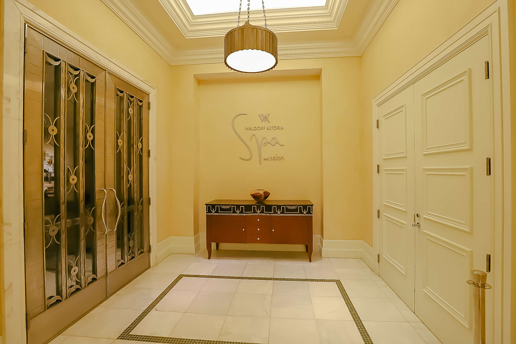 entrance to the Waldorf Astoria Spa 