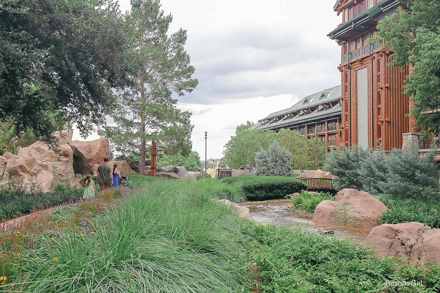 Disney’s Wilderness Lodge Refurbishment Updates (Lobby Views Reinstated, Work on Boardwalks Continues)