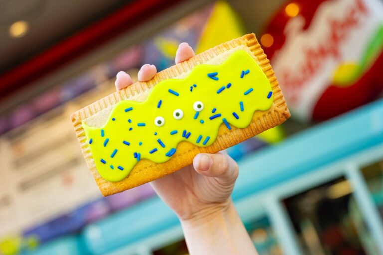 The Clawwww! Lunch Box Tart Returns to Woody’s Lunch Box in April