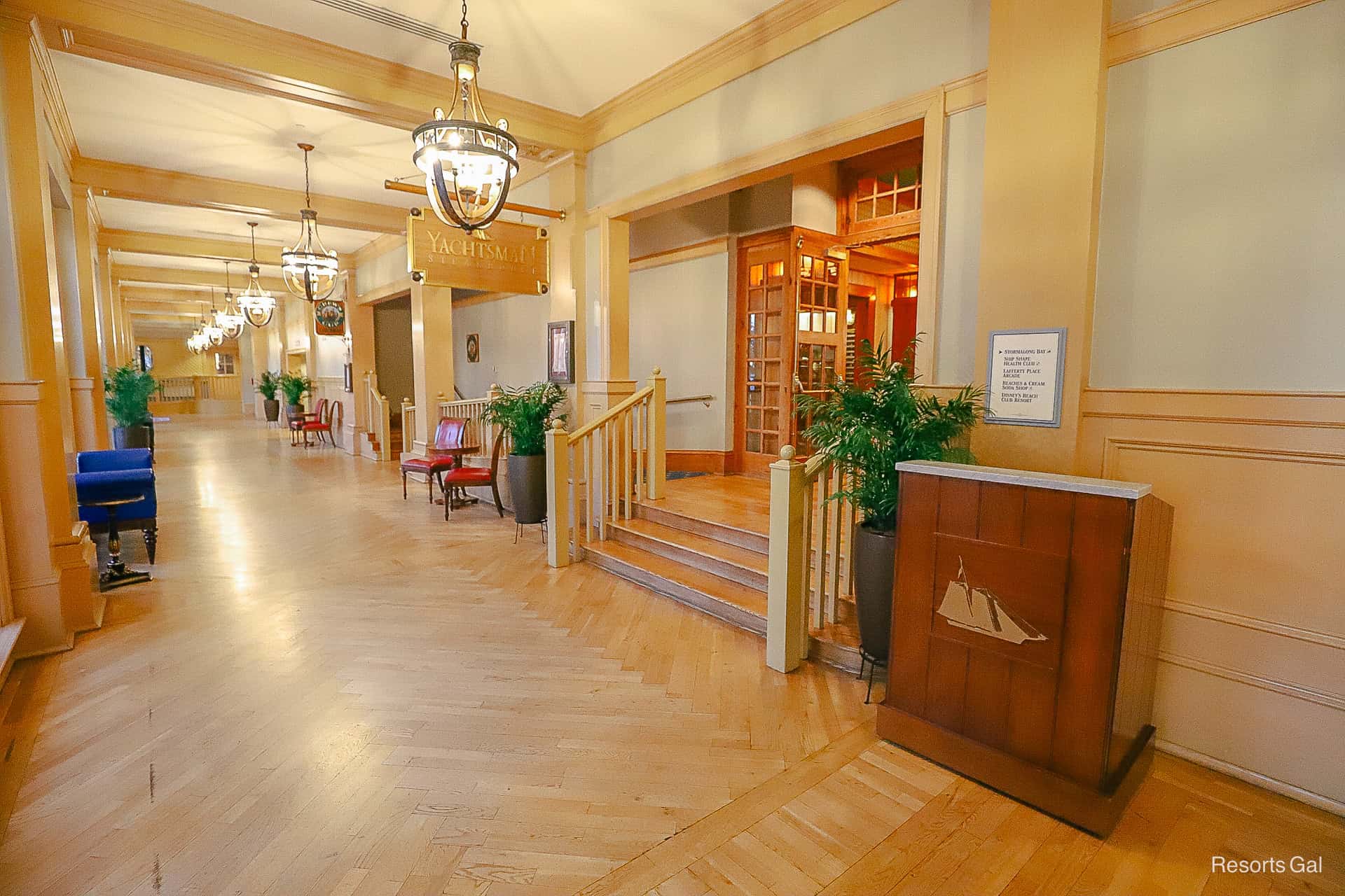 the hallway outside of Yachtsman Steakhouse 
