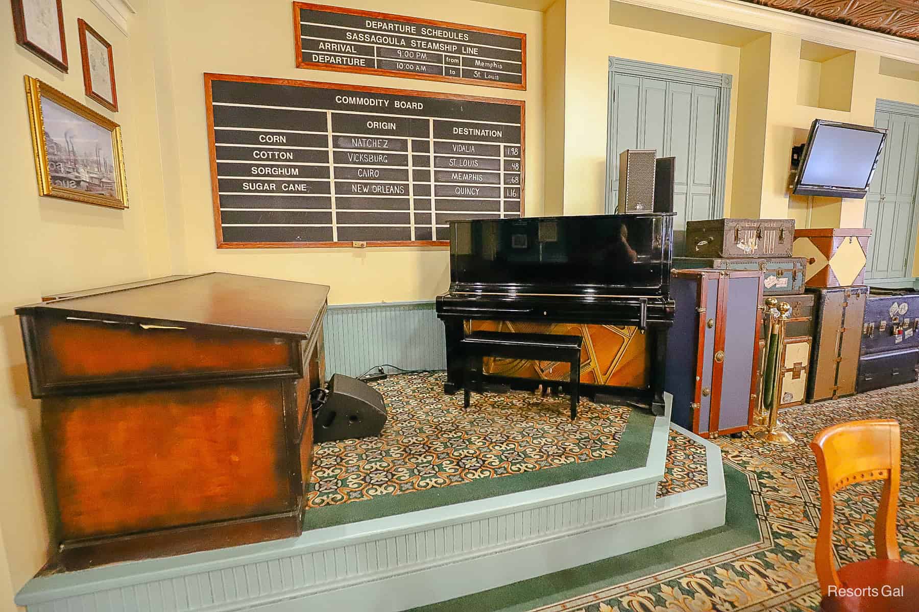 the piano area where Yeehaw Bob plays at River Roost 